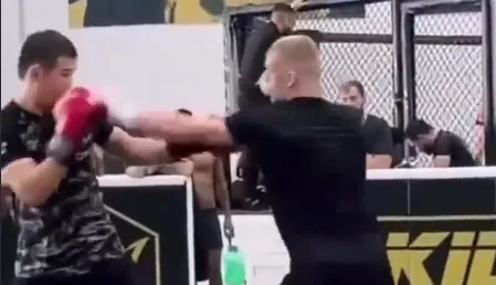 В сеть попало видео спарринга Рахмонова и Гэрри