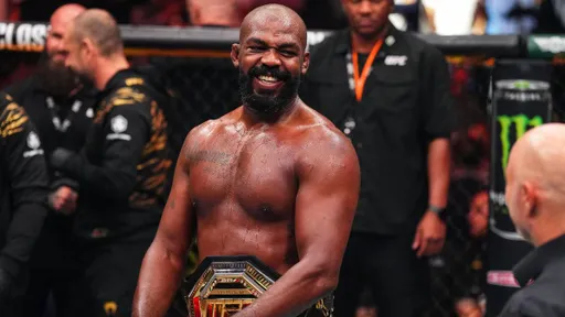Джонс отреагировал на сбор подписей о лишении его титула чемпиона UFC