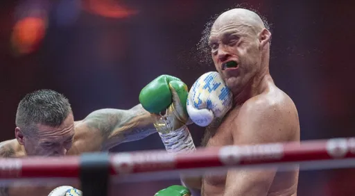Sky Sports опубликовал промо реванша Усика и Фьюри