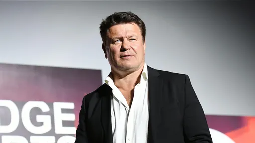 Тактаров: тренер Махачева сработал великолепно, а Ислам исполнил его установку