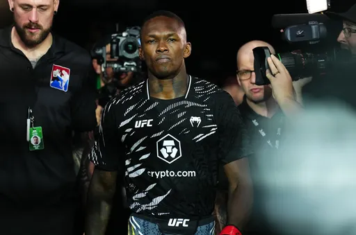 Гонорары участников турнира UFC Fight Nights 271: Адесанья проиграл, но заработал больше всех