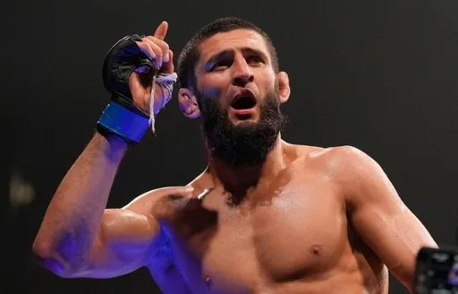 Чимаев бросил вызов бывшему чемпиону UFC Адесанье