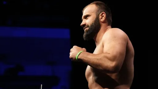 Результаты UFC on ESPN 44: Мурзаканов завоевал третью победу в UFC, Холлоуэй победил Аллена