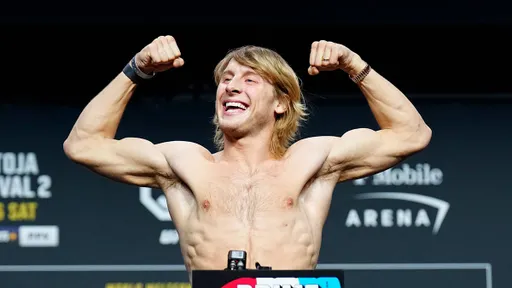 Пимблетт купил стул из угла Топурии на аукционе UFC за 13 700 долларов