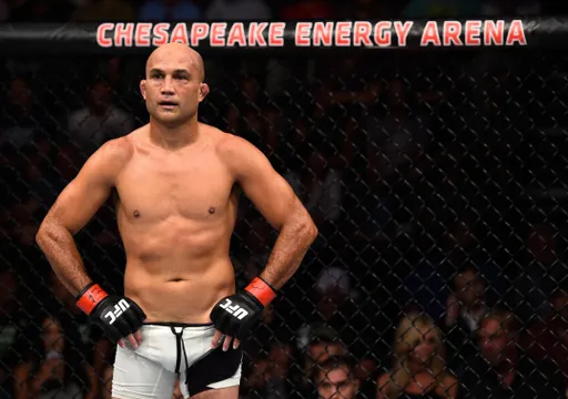 Легенда UFC сошла с ума: Би Джей Пенн считает, что правительство убило его семью, а с ним живут актеры