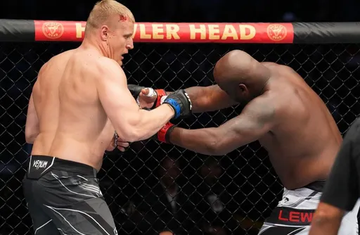 Минаков оценил титульные перспективы Павловича в UFC