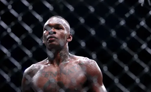 Адесанья: за дебют в UFC я получил шестизначную сумму