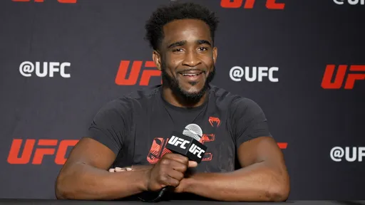 Нил призвал UFC дать Мухаммаду титульный бой