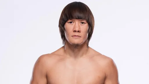 Жумагулов пошутил, что его был бой в UFC был перенесен из-за прически
