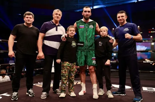Гаджимагомедов и Атаев одержали победы на турнире «Ночь чемпионов IBA» в Таджикистане