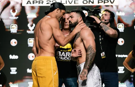 Перри победил Рокхолда техническим нокаутом на BKFC 41
