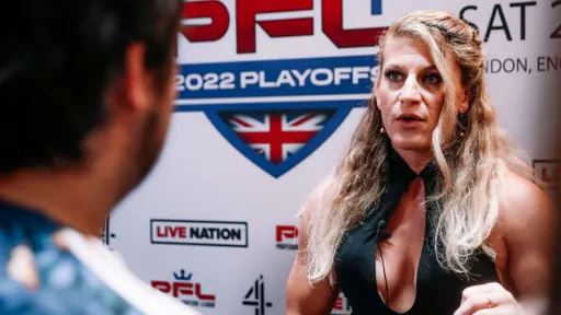 Глава PFL прокомментировал переход двукратной чемпионки лиги Кайлы Харрисон в UFC