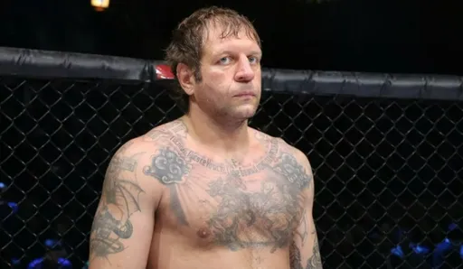 Не оправдали надежд. Топовые российские бойцы MMA, которые не смогли полностью раскрыть потенциал