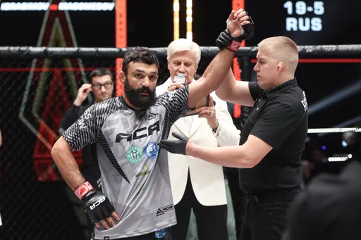 «Омаров зачистит UFC, как чума в Средневековье». Каргинов – о титульном бое в ACA, угрозах из Бишкека и Яне