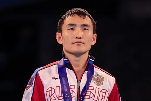Россиянин Батлаев вышел в финал чемпионата мира по боксу в Дубае