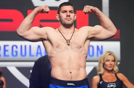 Смотреть прямой эфир боя Валентин Молдавский – Александр Романов на PFL World Tournament 7