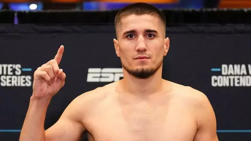 Сусуркаев может дебютировать в лиге UFC 17 августа на турнире в Чикаго