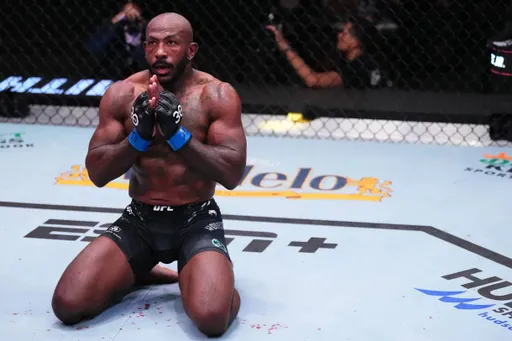 Бой Раунтри и Хилла на турнире UFC 303 отменен