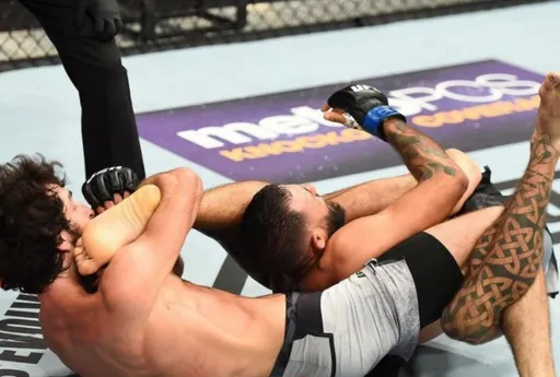 Евлоев: у Магомедшарипова был очень хороший шанс стать чемпионом UFC