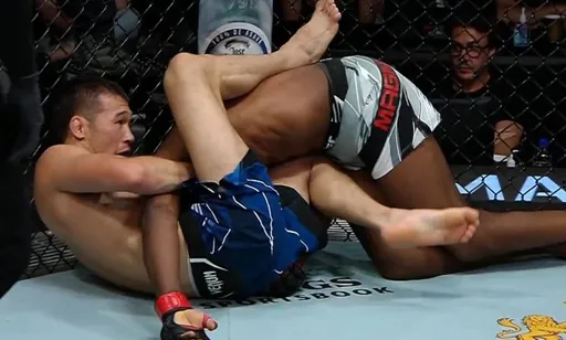 Рахмонов бросил вызов Томпсону после победы на UFC Vegas 57