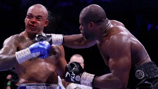 Дюбуа нокаутировал Уордли и стал чемпионом WBO в тяжелом весе