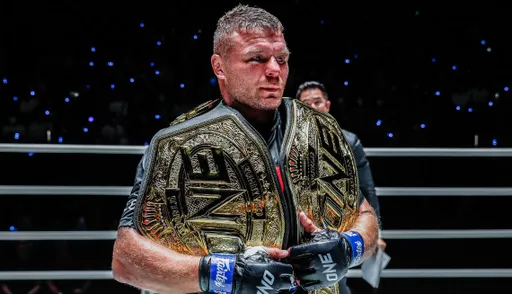 Малыхин: в UFC все держится на десяти звездах, ради которых смотрят турниры