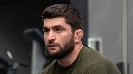 Абдураков: Токов – легенда ММА, а Шлеменко ведет себя как маленький ребенок, на всех газует