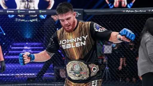 Чемпион Bellator Эблин не сомневается в победе над чемпионом UFC Дю Плесси