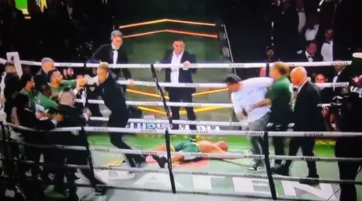 Члена Зала славы UFC Силву нокаутировали во время драки на вечере бокса в Бразилии
