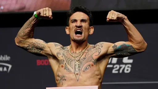 Холлоуэй допустил, что может победить Оливейру сабмишном на турнире UFC 326