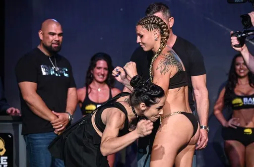 Титульный бой между Харт и Сэвидж состоится 24 марта на BKFC 39