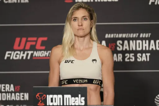Боец UFC Яна Сантос заявила, что роды в США прошли легче, чем в России