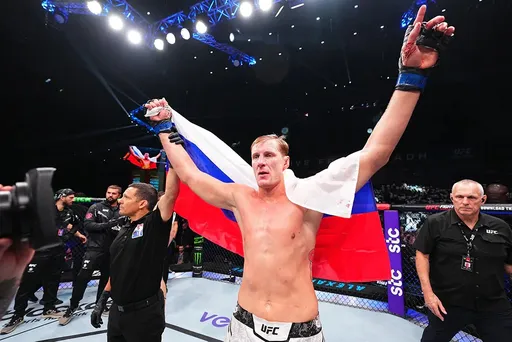 «В UFC нужно предлагать что-то еще, кроме принадлежности к России». Интервью Александра Волкова