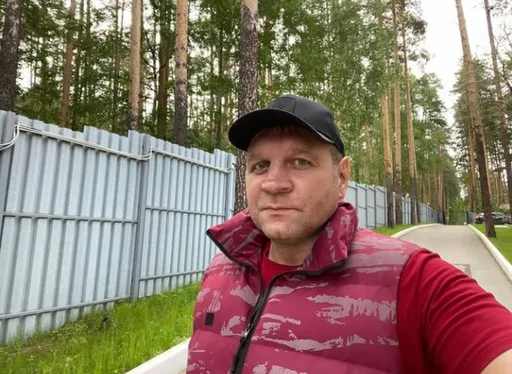 Александр Емельяненко сообщил, что будет выступать в Медиалиге