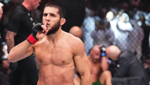 Глава Ural FC Габдуллин: Махачев достоин возглавлять рейтинг P4P, но UFC выгоднее держать там Джонса