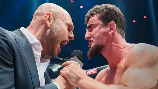 Экс-чемпион Hardcore Калмыков снялся в пародийном ролике на тему конфликта Сульянова и Чурчаева