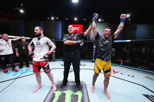 Наимов ворвался в UFC с нокаутом, Гришин и Нурмагомедов проиграли решениями