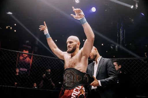 Сулейманов победил Барабанова на турнире IBА Bare Knuckle 4