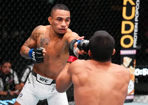 Северино был дисквалифицирован за укус Лимы на турнире UFC Vegas 89