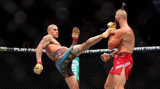 Перейра признался, что подсмотрел разминку Прохазки перед боем на UFC 303
