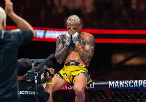 Бывший чемпион UFC Стерлинг выступил в защиту Оливейры после отмены боя с Махачевым