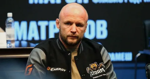 В команде Шлеменко подтвердили, что Александр может провести бой на голых кулаках