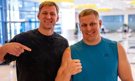 Русские между собой определят претендента на титул UFC. Что ждать от боя между Павловичем и Волковым?