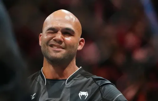 Экс-чемпион UFC Лоулер объявил о завершении карьеры