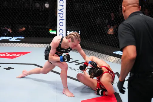 Стали известны обладатели бонусов по итогам UFC Vegas 104