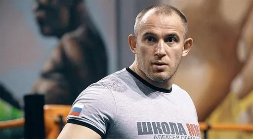 Олейник: Алмейда – спортсмен не уровня того же Вердума