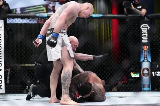 Первая победа Гуськова в UFC, Уайт заинтересован в покупке BKFC: самое главное за день в единоборствах