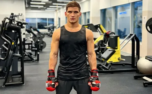 Евлоев может провести бой с Митчеллом 6 мая на турнире UFC 288