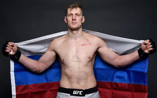Боец ACA Оленичев высоко оценил победу Волкова над Туивасой на UFC 293