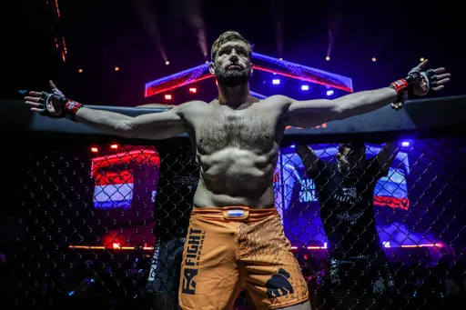 Экс-чемпион ONE Де Риддер проведет бой с Хасаевым в UAE Warriors 28 июля в Абу-Даби
